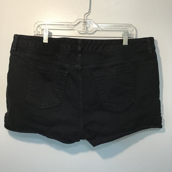 Torrid Black Stretch Denim Shorts with Lace Floral Cut Outs Size 18 - Picture 6 of 11